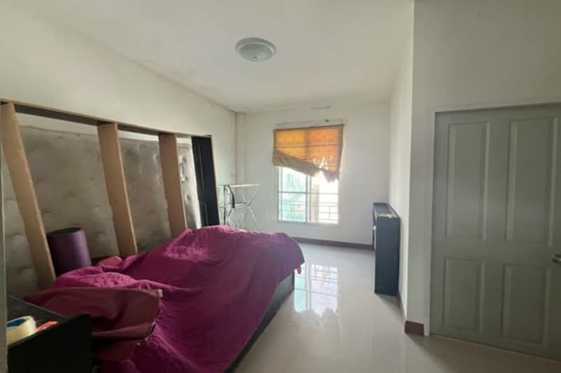 Baan Klang Muang Ladprao 71 Project 2, Bangkok, Soi Ladprao 71 ( Soi Nak Niwat 11), Lat Phrao, Lat Phrao, Bangkok, 3 Bedrooms, 120 sqm, Townhouse For Sale, by คุณบี, 500301402 - DDproperty.com