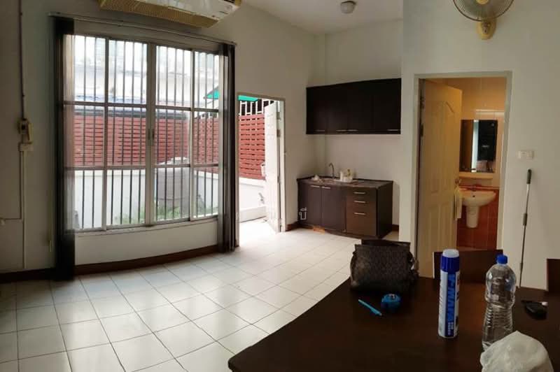 Baan Klang Muang Ladprao 71 Project 2 : บ้านกลางเมือง ลาดพร้าว 71 โครงการ 2, กรุงเทพ, ซอยลาดพร้าว 71 (ซอย นาคนิวาส 11), ลาดพร้าว, ลาดพร้าว, กรุงเทพ, 120 ตร.ม., ทาวน์เฮ้าส์ ขาย, โดย คุณบี, 500301402 - DDproperty.com