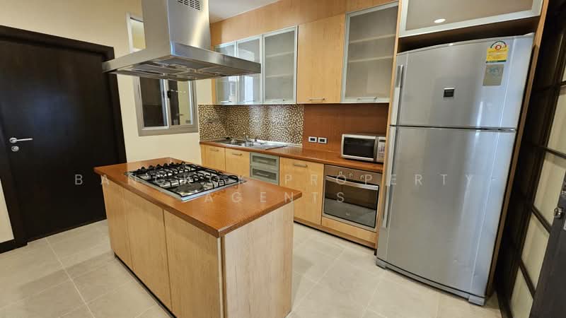 Grand Mercure Bangkok Asoke Residence, Bangkok, 50 5 Soi Sukhumvit 19, Khlong Tan Nua, Watthana, Bangkok, 3 Bedrooms, 155 sqm, Condo For Rent, by BANGKOK PROPERTY AGENTS, 500301439 - DDproperty.com