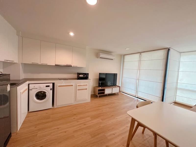 D65 Condominium, Bangkok, 396 Soi Sukhumvit 65 Sukhumvit Road, Phra Kanong Nua, Watthana, Bangkok, Studio, 35 sqm, Condo For Rent, by Agentbkk, 500301490 - DDproperty.com