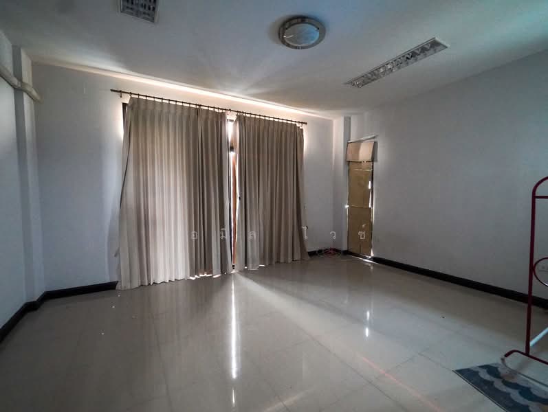 Nong Chom, Chiang Mai, Nong Chom, San Sai, Chiang Mai, 3 Bedrooms, 254 sqm, Townhouse For Sale, by Emil Weiss, 500301551 - DDproperty.com