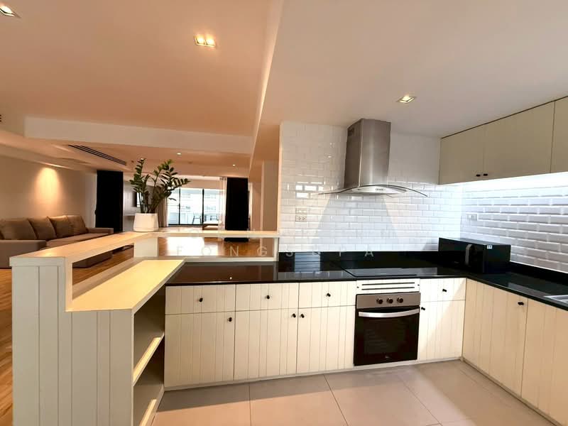 Villa Bajaj, Bangkok, Soi Sukhumvit 19, Khlongtoei Nua, Watthana, Bangkok, 3 Bedrooms, 240 sqm, Condo For Rent, by Gochaporn Fongsupa, 500301600 - DDproperty.com