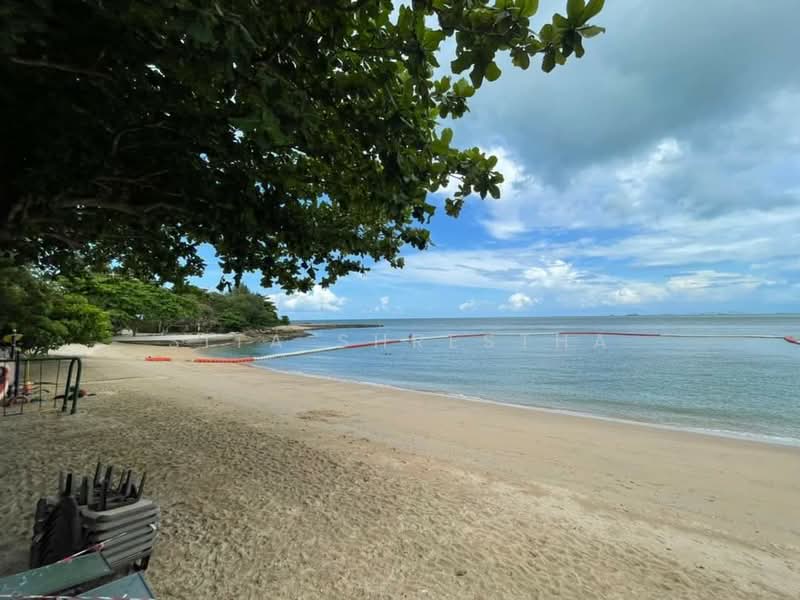 5-BR Villa, Chon Buri (Pattaya), Na Kloe, Bang Lamung (Pattaya), Chon Buri (Pattaya), 5 Bedrooms, 426 sqm, Villa For Sale, by Sita Shrestha, 500301627 - DDproperty.com