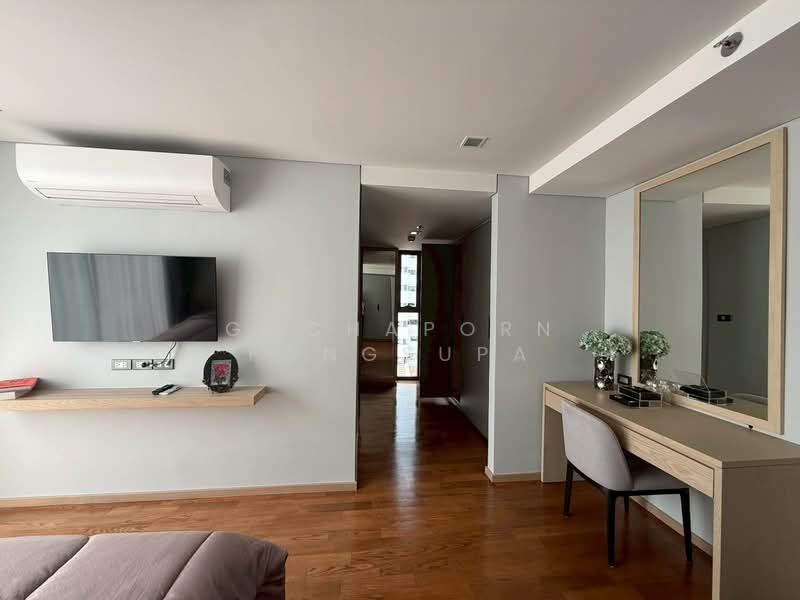 Piya Apartment Sukhumvit 15, Bangkok, 99 Sukhumvit 15, Khlongtoei Nua, Watthana, Bangkok, 3 Bedrooms, 142 sqm, Condo For Rent, by Gochaporn Fongsupa, 500301658 - DDproperty.com