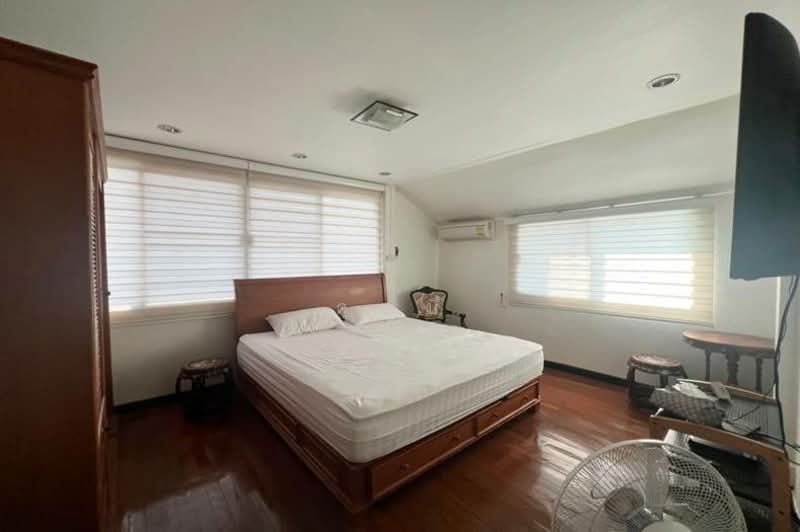 หมู่บ้านอมรพันธ์ 9, Bangkok, เสนานิคม, Chorake Bua, Lat Phrao, Bangkok, 5 Bedrooms, 200 sqm, Single Detached House For Sale, by คุณบี, 500301729 - DDproperty.com