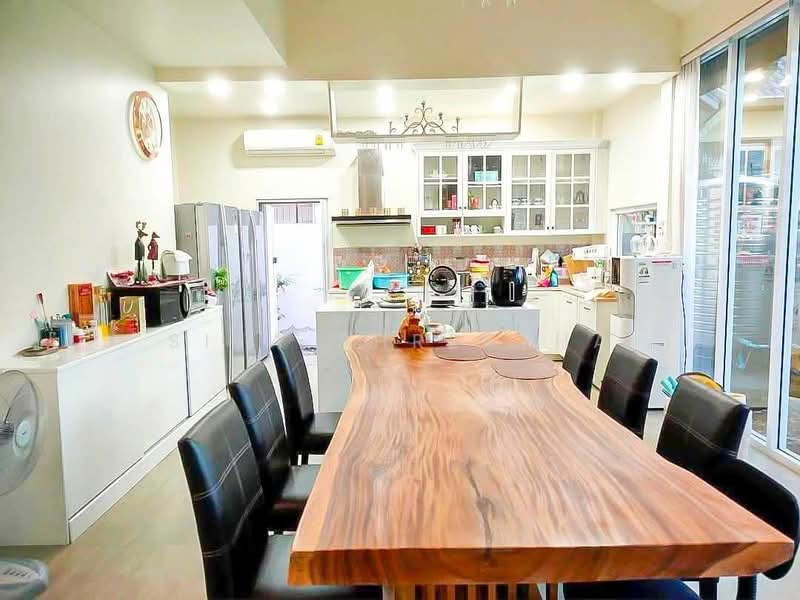 4-BR Villa, Chon Buri (Pattaya), Nong Pru, Bang Lamung (Pattaya), Chon Buri (Pattaya), 4 Bedrooms, 325 sqm, Villa For Sale, by Sita Shrestha, 500301730 - DDproperty.com