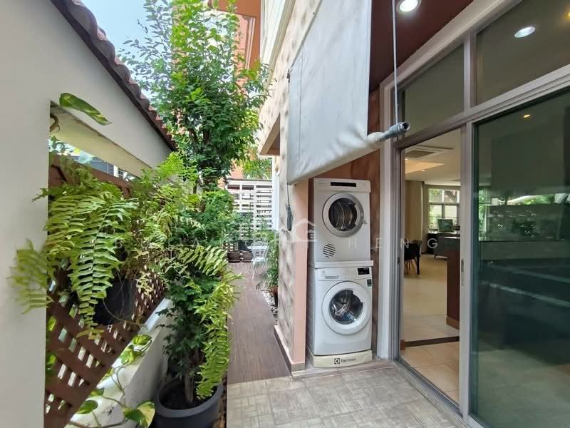 ให้เช่าบ้าน 3 ห้องนอน ใกล้สวนเบญจกิติ, กรุงเทพ, คลองเตย, คลองเตย, กรุงเทพ, 260 ตร.ม., บ้านเดี่ยว ให้เช่า, โดย Bulakorn Heng, 500301749 - DDproperty.com