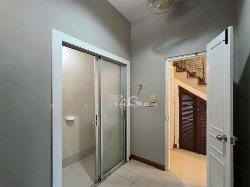 ให้เช่าบ้าน 3 ห้องนอน ใกล้สวนเบญจกิติ, กรุงเทพ, คลองเตย, คลองเตย, กรุงเทพ, 260 ตร.ม., บ้านเดี่ยว ให้เช่า, โดย Bulakorn Heng, 500301749 - DDproperty.com