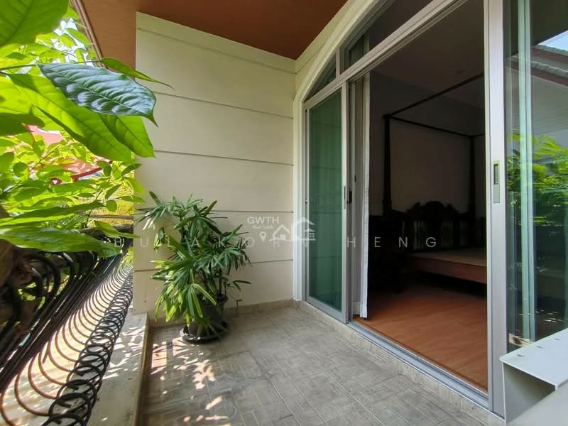 3-bedroom house for rent, in prime area near Benjakitti Park., Bangkok, Khlong Toei, Khlong Toei, Bangkok, 3 Bedrooms, 260 sqm, Single Detached House For Rent, by Bulakorn Heng, 500301749 - DDproperty.com