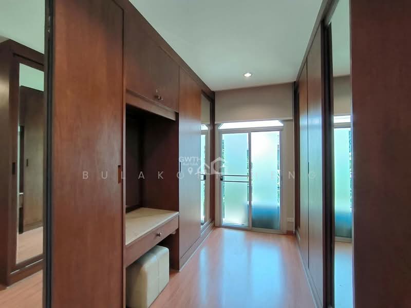 3-bedroom house for rent, in prime area near Benjakitti Park., Bangkok, Khlong Toei, Khlong Toei, Bangkok, 3 Bedrooms, 260 sqm, Single Detached House For Rent, by Bulakorn Heng, 500301749 - DDproperty.com