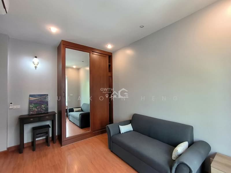 3-bedroom house for rent, in prime area near Benjakitti Park., Bangkok, Khlong Toei, Khlong Toei, Bangkok, 3 Bedrooms, 260 sqm, Single Detached House For Rent, by Bulakorn Heng, 500301749 - DDproperty.com