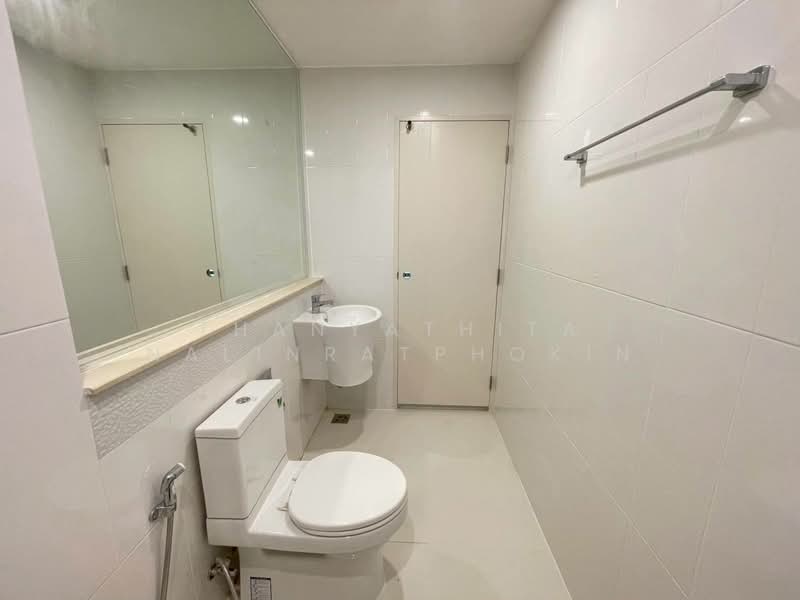 Baan Klang Muang Nawamin 42, Bangkok, Soi Nawamin 42, Nawamin Road, Khlong Kum, Bueng Kum, Bangkok, 3 Bedrooms, 148 sqm, Townhouse For Sale, by Thanyathita Nalinratphokin, 500301772 - DDproperty.com