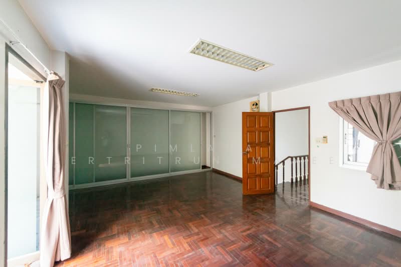 Sri Krung Village Rama 3, Bangkok, Chong Nonsi, Yan Nawa, Bangkok, 5 Bedrooms, 400 sqm, Townhouse For Sale, by Pimlada Lertritrungmanee, 500301784 - DDproperty.com