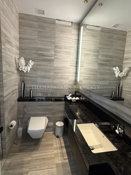 Four Seasons Private Residences : โฟร์ ซีซั่นส์ ไพรเวท เรสสิเด้นซ์, กรุงเทพ, 300 ถนนเจริญกรุง, ยานนาวา, สาทร, กรุงเทพ, 124 ตร.ม., คอนโด ขาย, โดย ธนะพัฒน์ ลิ้มสุขล้ำ, 500301810 - DDproperty.com