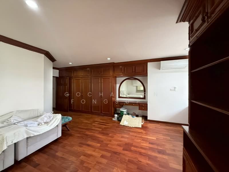 Govind Tower, Bangkok, Soi Sukhumvit 19, Khlongtoei Nua, Watthana, Bangkok, 3 Bedrooms, 360 sqm, Condo For Rent, by Gochaporn Fongsupa, 500301875 - DDproperty.com
