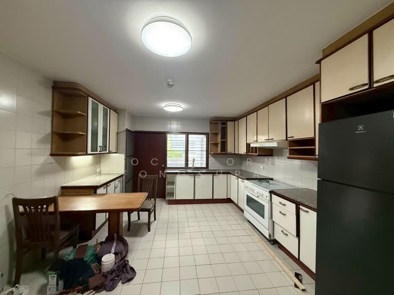 Govind Tower, Bangkok, Soi Sukhumvit 19, Khlongtoei Nua, Watthana, Bangkok, 3 Bedrooms, 360 sqm, Condo For Rent, by Gochaporn Fongsupa, 500301875 - DDproperty.com