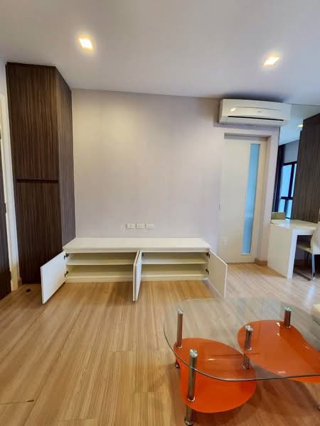 Urbano Absolute Sathon-Taksin, Bangkok, 345 Charoen Nakhon 14/2 Alley, Khlong Ton Sai, Khlong San, Bangkok, Studio, 30 sqm, Condo For Rent, by Jirayu Chaiyawattanasiri, 500301919 - DDproperty.com