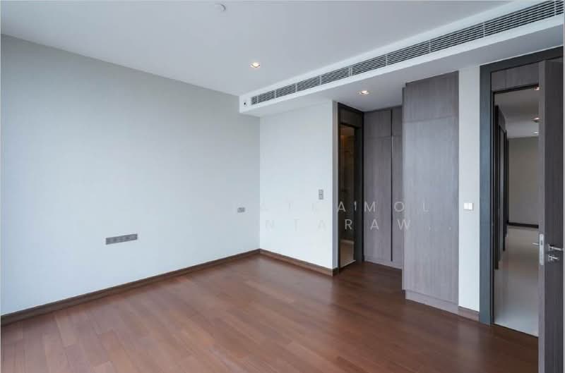 Q1 Sukhumvit, Bangkok, 1 Sukhumvit Road, Khlong Toei, Khlong Toei, Bangkok, 3 Bedrooms, 158 sqm, Condo For Sale, by Chomratkamol Soontorntarawong (Gor), 500301928 - DDproperty.com