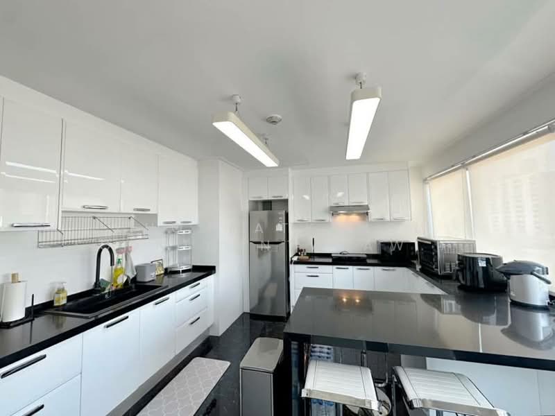 Ploenchit Terrace, Bangkok, Ploenchit, Lumphini, Pathum Wan, Bangkok, 3 Bedrooms, 380 sqm, Condo For Rent, by Chomratkamol Soontorntarawong (Gor), 500301946 - DDproperty.com