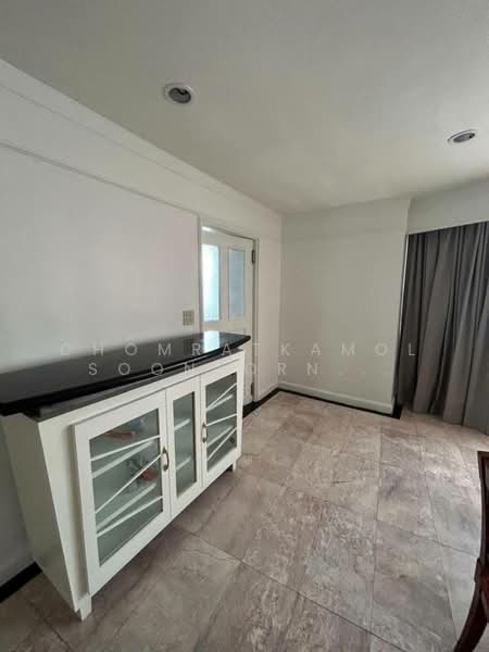 President Park Sukhumvit 24, Bangkok, 99 Sukhumvit 24 Alley, Khlongtoei Nua, Watthana, Bangkok, 3 Bedrooms, 260 sqm, Condo For Sale, by Chomratkamol Soontorntarawong (Gor), 500302004 - DDproperty.com