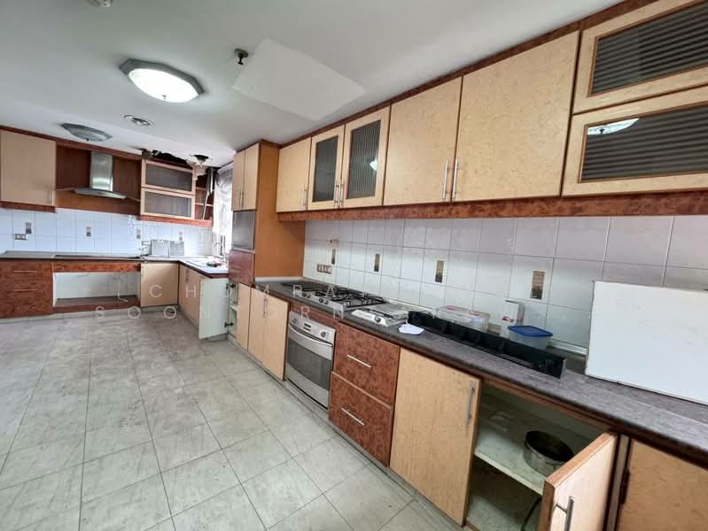 Prestige Towers, Bangkok, 168 Soi Sukhumvit 23, Khlongtoei Nua, Watthana, Bangkok, 4 Bedrooms, 425 sqm, Condo For Sale, by Chomratkamol Soontorntarawong (Gor), 500302021 - DDproperty.com