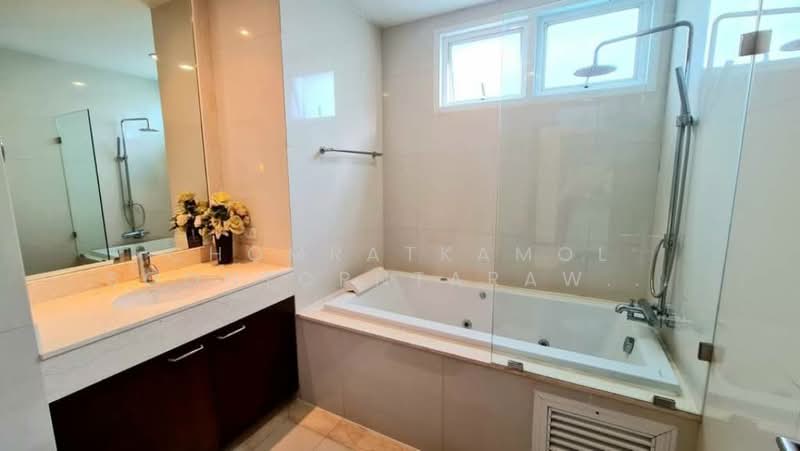 Piyathip Place, Bangkok, 24 Soi Prommitr, Khlong Tan Nua, Watthana, Bangkok, 2 Bedrooms, 160 sqm, Condo For Rent, by Chomratkamol Soontorntarawong (Gor), 500302026 - DDproperty.com