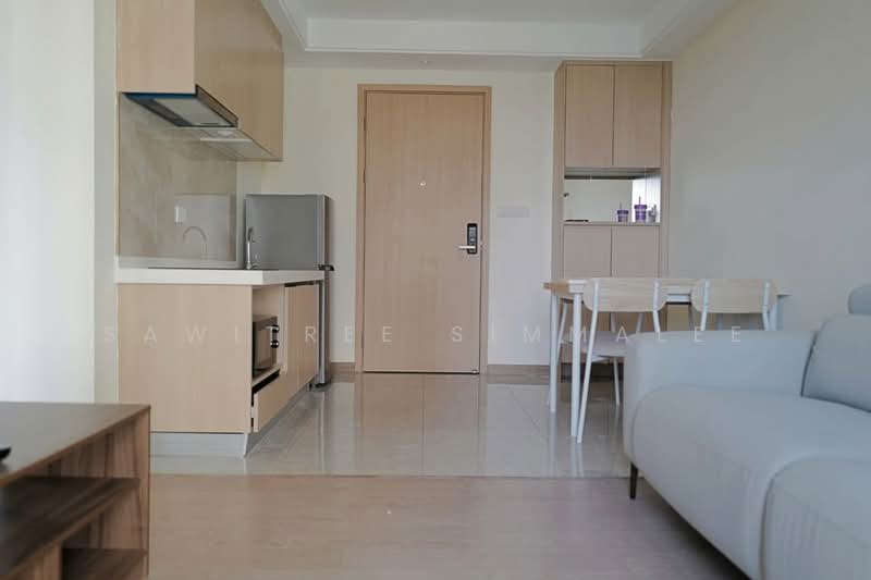 Regal Sathon-Naradhiwas, Bangkok, Naradhiwas Rajanagarindra Road, Thung Maha Mek, Sathon, Bangkok, 1 Bedroom, 50 sqm, Condo For Rent, by Sawitree Simmalee, 500302035 - DDproperty.com