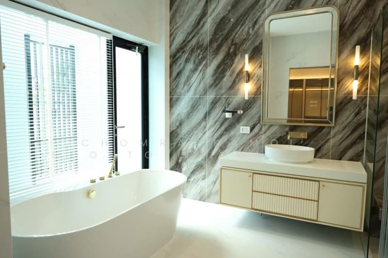 Nantawan Rama 9 - New Krungthepkreetha, Bangkok, Saphan Sung, Bangkok, 5 Bedrooms, 449 sqm, Single Detached House For Rent, by Chomratkamol Soontorntarawong (Gor), 500302068 - DDproperty.com