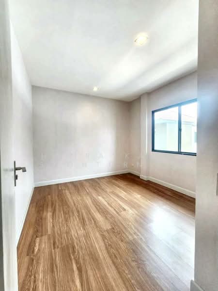 Venue Rama 9, Bangkok, Kanchanaphisek Road, Saphan Sung, Bangkok, 4 Bedrooms, 234 sqm, Single Detached House For Sale, by Chomratkamol Soontorntarawong (Gor), 500302137 - DDproperty.com