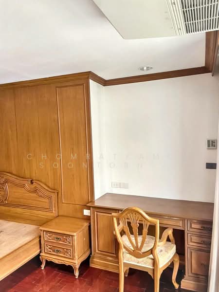 Centre Point Residence Phromphong, Bangkok, Soi Sukhumvit 39, Khlong Tan Nua, Watthana, Bangkok, 3 Bedrooms, 193 sqm, Condo For Sale, by Chomratkamol Soontorntarawong (Gor), 500302164 - DDproperty.com