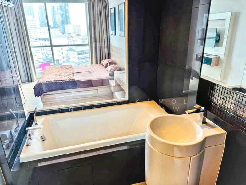 Rhythm Sathorn, Bangkok, 141 Soi Sathorn 21, Yan Nawa, Sathon, Bangkok, 2 Bedrooms, 66 sqm, Condo For Rent, by Chomratkamol Soontorntarawong (Gor), 500302181 - DDproperty.com