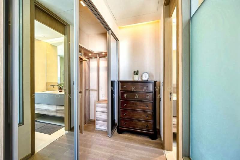 The Esse Asoke, Bangkok, 333 Soi Sukhumvit 21, Sukhumvit Road, Khlongtoei Nua, Watthana, Bangkok, 2 Bedrooms, 76 sqm, Condo For Rent, by Chomratkamol Soontorntarawong (Gor), 500302187 - DDproperty.com