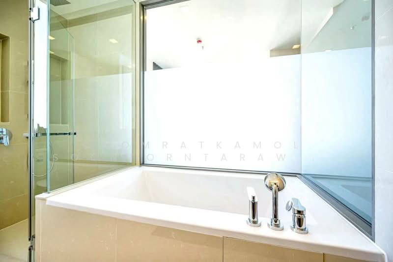 The Esse Asoke, Bangkok, 333 Soi Sukhumvit 21, Sukhumvit Road, Khlongtoei Nua, Watthana, Bangkok, 2 Bedrooms, 76 sqm, Condo For Rent, by Chomratkamol Soontorntarawong (Gor), 500302187 - DDproperty.com