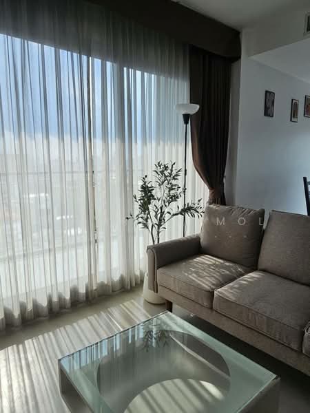 Life Ratchadapisek, Bangkok, 279 Ratchadapisaek Road, Huai Khwang, Bangkok, 2 Bedrooms, 65 sqm, Condo For Rent, by Chomratkamol Soontorntarawong (Gor), 500302273 - DDproperty.com