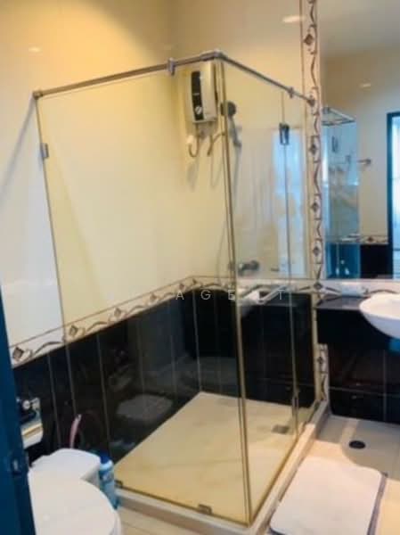 Baan Klang Krung Office Park Bangna, Bangkok, Soi Ban Klang Krung Village Office Park, Bang Na, Bangkok, 4 Bedrooms, 200 sqm, Townhouse For Rent, by NR AGENT, 500302293 - DDproperty.com