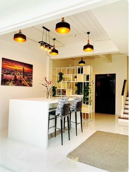 Baan Klang Krung Office Park Bangna, Bangkok, Soi Ban Klang Krung Village Office Park, Bang Na, Bangkok, 4 Bedrooms, 200 sqm, Townhouse For Rent, by NR AGENT, 500302293 - DDproperty.com