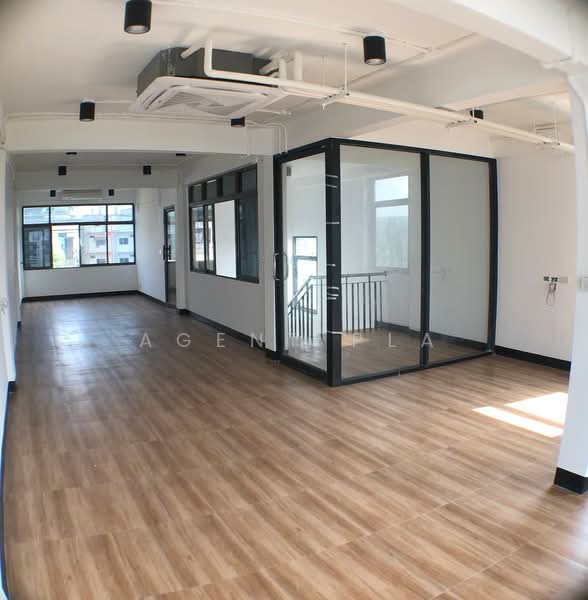 Home office for rent, Sukhumvit Soi 62, near BTS Bang Chak station (SPSAD3976), Bangkok, Bang Chak, Phra Khanong, Bangkok, , 360 sqm, Office Space For Rent, by Agent Pla, 500302416 - DDproperty.com