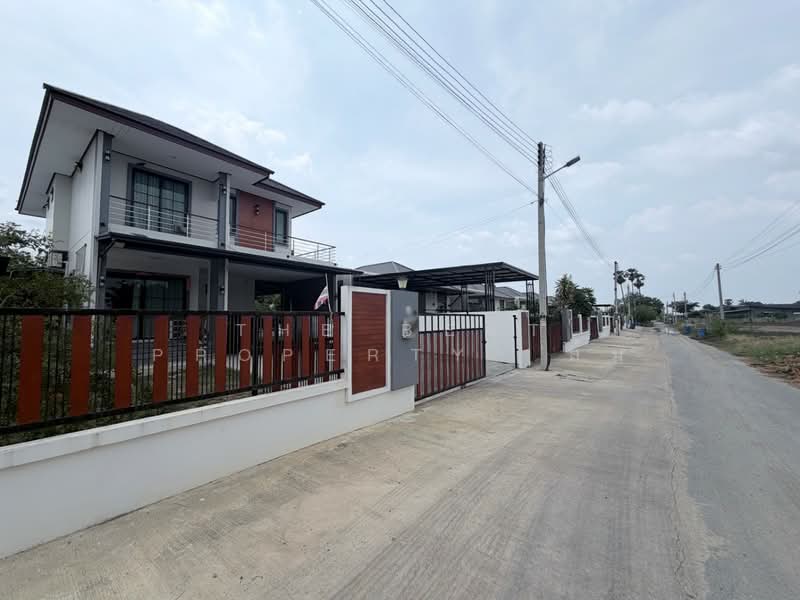 หมู่บ้านเดอะเฟิร์ส ตาก้อง (The First TAKONG), Nakhon Pathom, Ta Kong, Muang Nakhon Pathom, Nakhon Pathom, 3 Bedrooms, 180 sqm, Single Detached House For Sale, by The Best Property  ส้ม, 500302625 - DDproperty.com