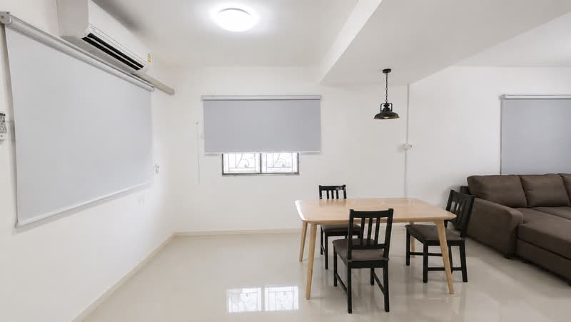 Pruksa Ville 77 Phutthamonthon Sai 4, Nakhon Pathom, Phutthamonthon Sai 4 Road, Krathum Lom, Sam Phran, Nakhon Pathom, 3 Bedrooms, 110 sqm, Townhouse For Sale, by ธนณัฎฐ์ ศตายุสกุลวงศ์, 500302790 - DDproperty.com
