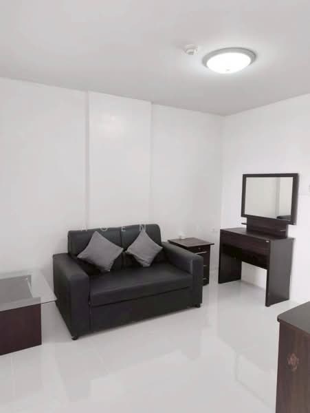 Lumpini Condo Town Bodindecha Ramkhamhaeng, Bangkok, Soi Ramkhamhaeng 43/1, Phlapphla, Wang Thonglang, Bangkok, 1 Bedroom, 28 sqm, Condo For Rent, by Agentbkk, 500302861 - DDproperty.com