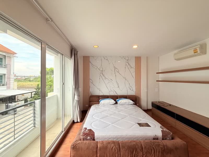 Baan Klang Muang S-Sense Onnuch-Wongwan, Bangkok, Lat Krabang Road, Lat Krabang, Lat Krabang, Bangkok, 3 Bedrooms, 167 sqm, Townhouse For Rent, by ณัฐวิชย์ จุลพันธ์, 500302863 - DDproperty.com