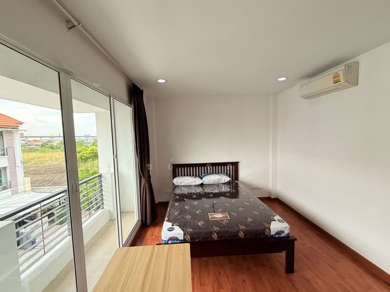 Baan Klang Muang S-Sense Onnuch-Wongwan, Bangkok, Lat Krabang Road, Lat Krabang, Lat Krabang, Bangkok, 3 Bedrooms, 167 sqm, Townhouse For Rent, by ณัฐวิชย์ จุลพันธ์, 500302863 - DDproperty.com