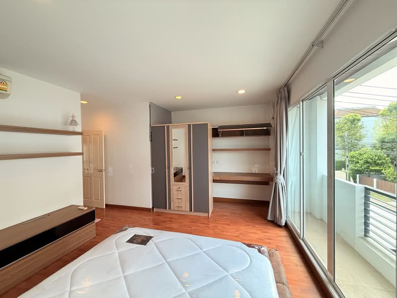 Baan Klang Muang S-Sense Onnuch-Wongwan, Bangkok, Lat Krabang Road, Lat Krabang, Lat Krabang, Bangkok, 3 Bedrooms, 167 sqm, Townhouse For Rent, by ณัฐวิชย์ จุลพันธ์, 500302863 - DDproperty.com