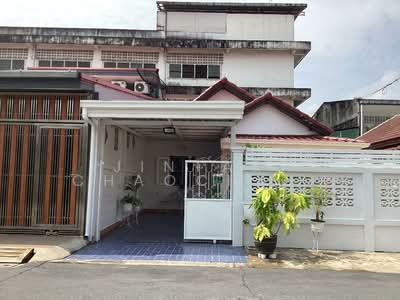 ขาย - ทาวน์เฮ้าส์ 37 ตร.วา สไตล์บ้านแฝด รีโนเวท พร้อมอยู่ นวมินทร์ 74, กรุงเทพ