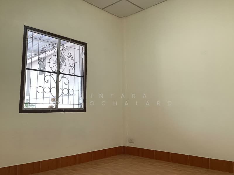 ทาวน์เฮ้าส์ 37 ตร.วา สไตล์บ้านแฝด รีโนเวท พร้อมอยู่ นวมินทร์ 74, กรุงเทพ, นวมินทร์, คันนายาว, กรุงเทพ, 148 ตร.ม., บ้านแฝด ขาย, โดย Jintara Chaochalard, 500302941 - DDproperty.com