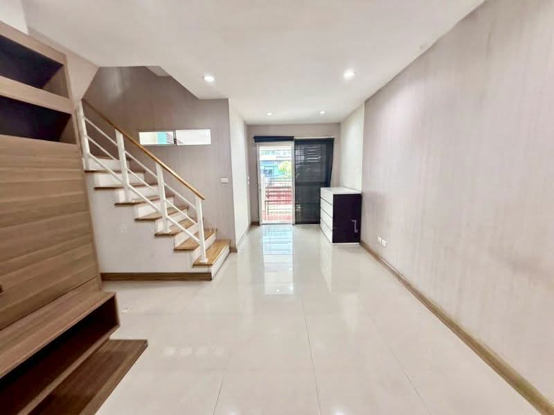 Pruksa Town Nexts Ramindra-Wongwaen : พฤกษาทาวน์ เน็กซ์ รามอินทรา-วงแหวนฯ, กรุงเทพ, ถนนพระยาสุเรนทร์, บางชัน, คลองสามวา, กรุงเทพ, 64 ตร.ม., ทาวน์เฮ้าส์ ขาย, โดย สรภพ ยอดไชย (สีฝุ่น), 500302993 - DDproperty.com