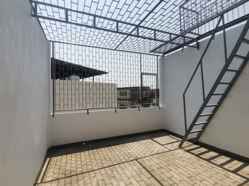 Building , next to Lat Phrao Road 80/1-80/2, good location, 5-story building, near BTS station., Bangkok, ลาดพร้าว, Wang Thonglang, Wang Thonglang, Bangkok, , 250 sqm, Shophouse For Sale, by Kamolwan, 500303044 - DDproperty.com