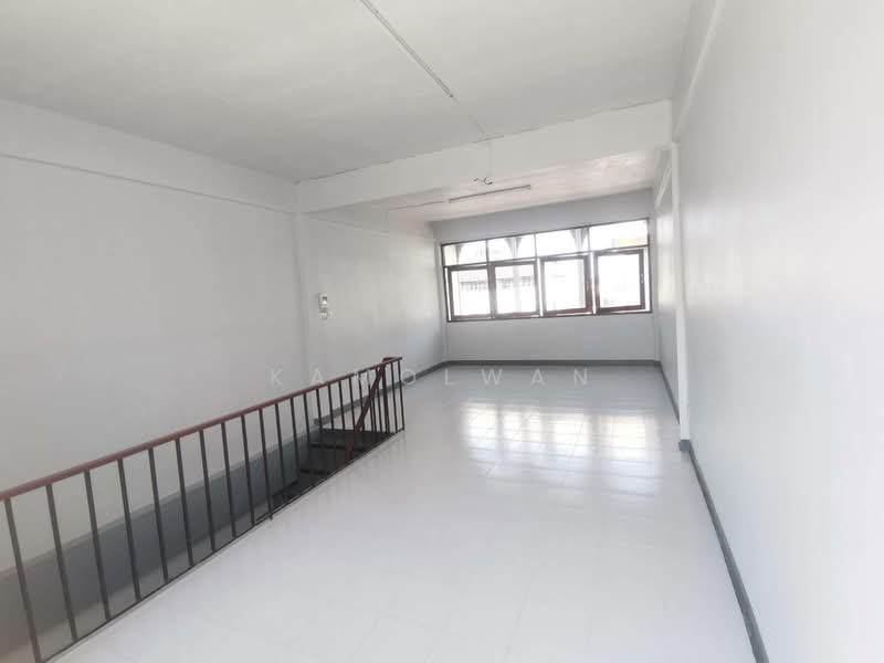 Building , next to Lat Phrao Road 80/1-80/2, good location, 5-story building, near BTS station., Bangkok, ลาดพร้าว, Wang Thonglang, Wang Thonglang, Bangkok, , 250 sqm, Shophouse For Sale, by Kamolwan, 500303044 - DDproperty.com