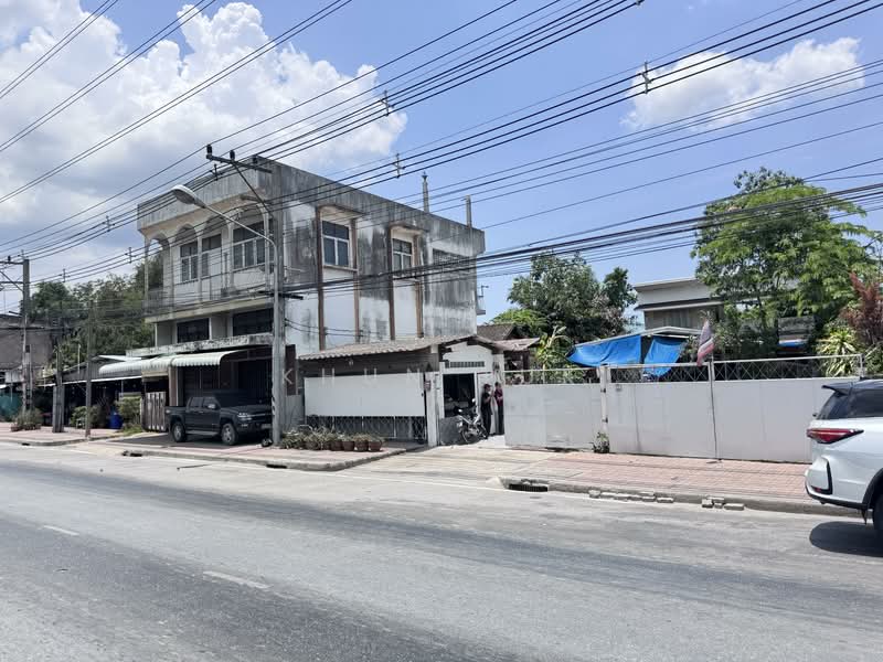 ขาย - ที่ดินพร้อมสิ่งปลูกสร้าง 100 ตรว. บ้านเลขที่ 29 ถนน สุขประยูร พนัสนิคม ชลบุรี, ชลบุรี
