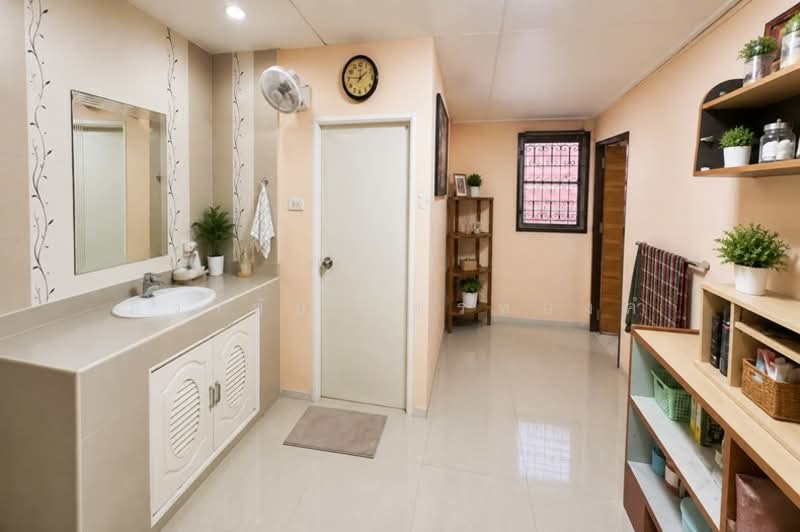 Mu Ban Bua Khao Ramkhamhaeng 174, Bangkok, Soi Ramkhamhaeng 174, Saen Sab, Min Buri, Bangkok, 5 Bedrooms, 140 sqm, Single Detached House For Sale, by สง่าชัย ไทรทองคำ, 500303055 - DDproperty.com